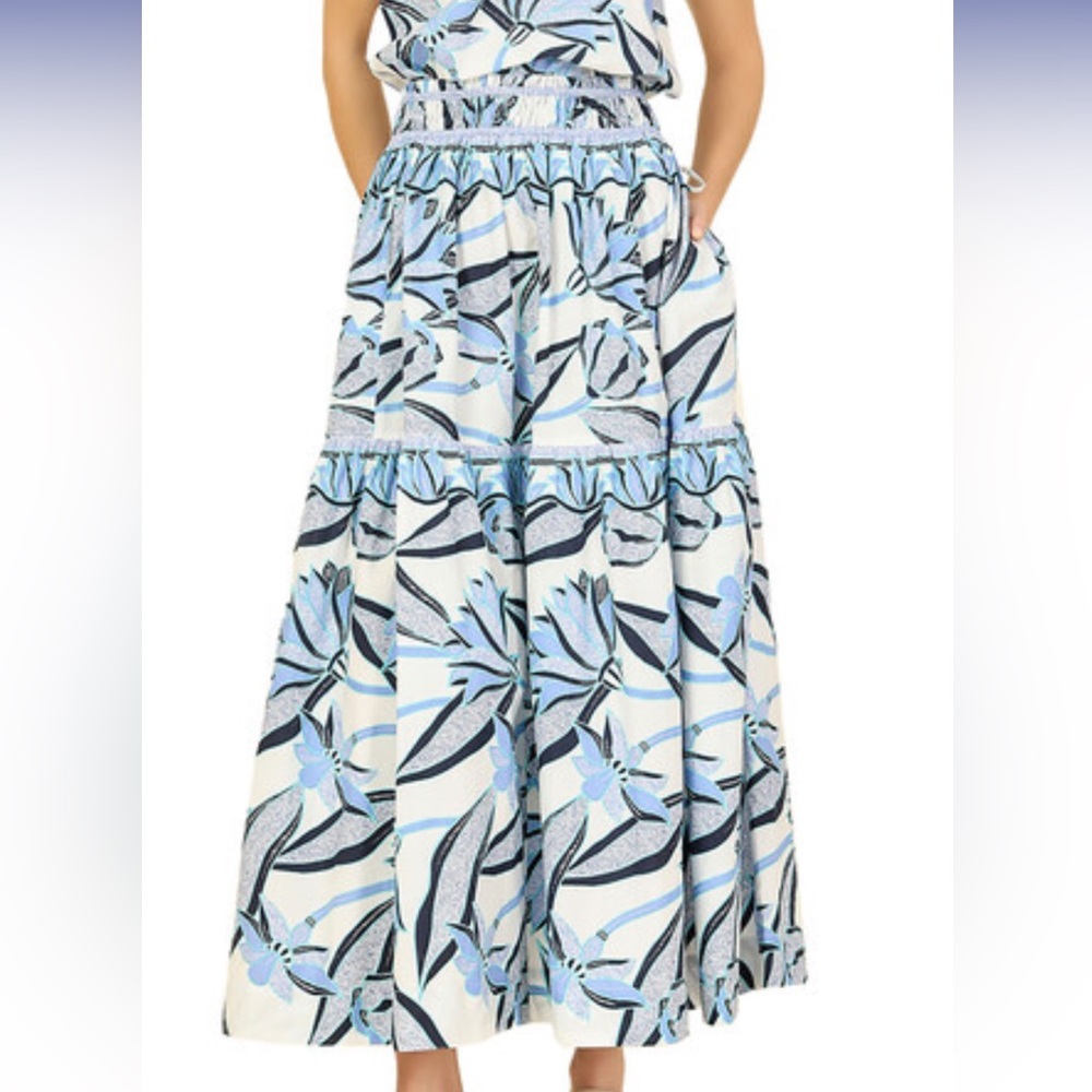 Chic Floral Maxi Skirt in Blue and White